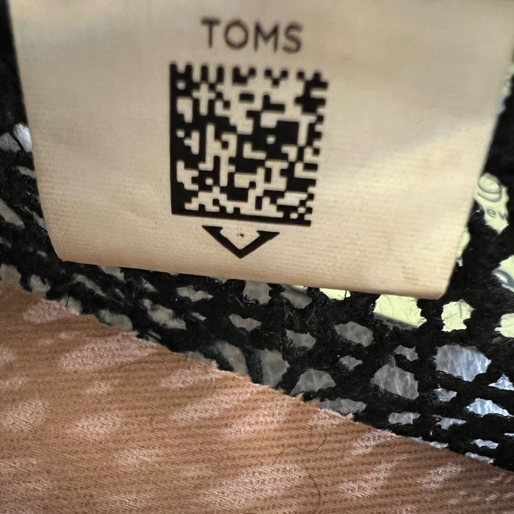 Toms Classic Crochet Slip-On Flat - Picture 10 of 14